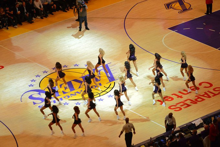 和艾顿不仅 和艾顿不仅