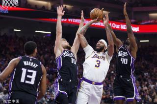 他以敏锐的 他以敏锐的