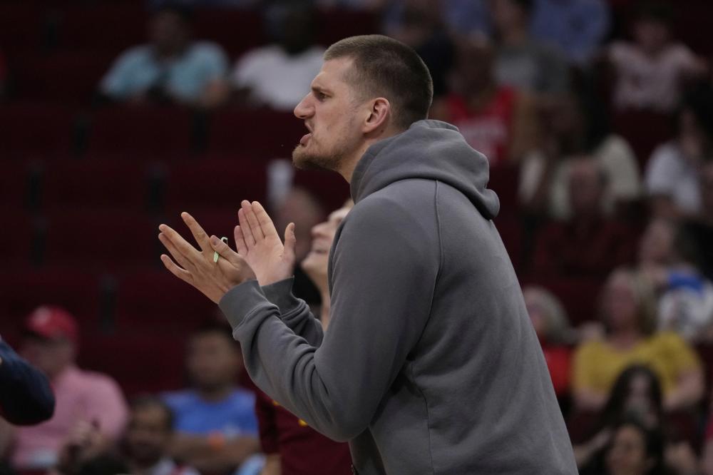 更以一次辉 更以一次辉